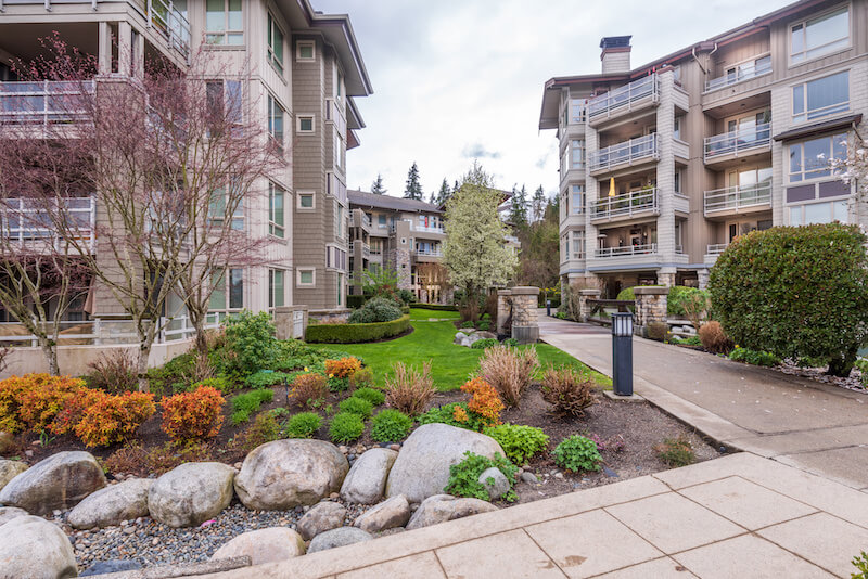 condo-landscaping